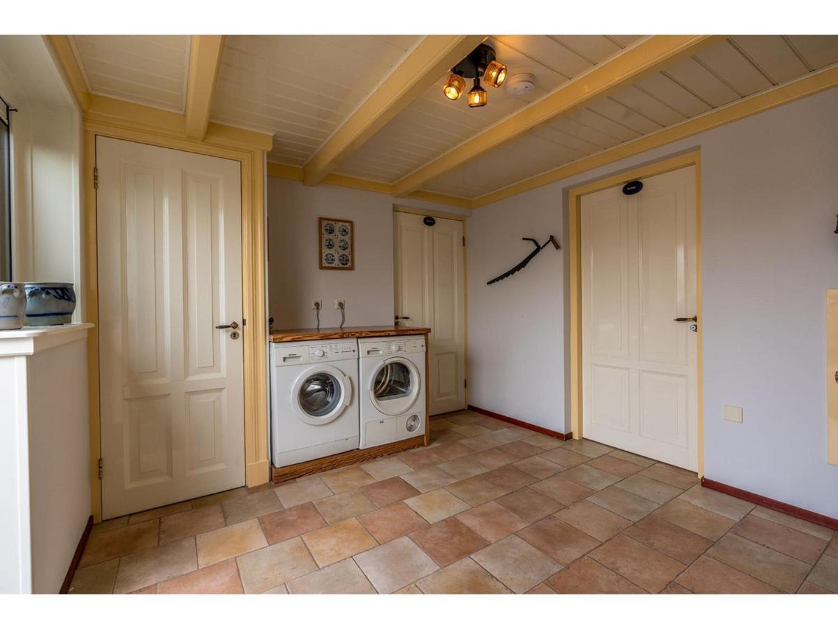Charming Holiday Home In Texel Near Sea Oost  エクステリア 写真